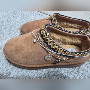 Brown Suede Women's Shoes with Chain Detail